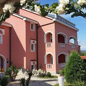 2* Bed & Breakfast La Perla 1